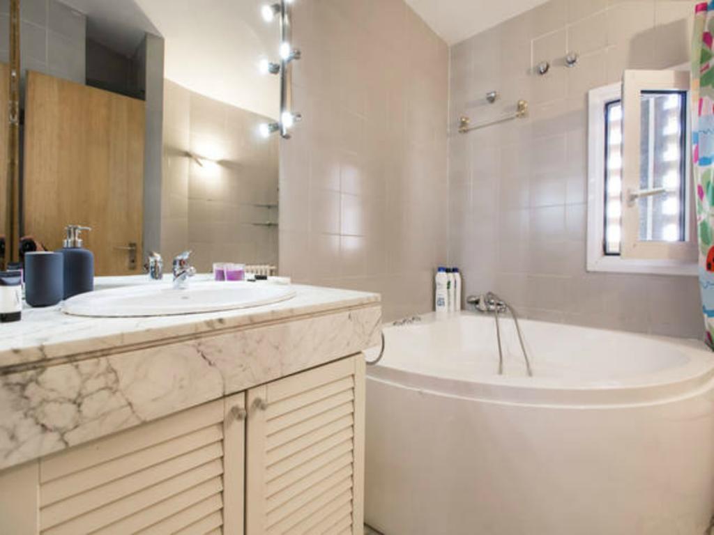 Vila Olimpica Apartment *