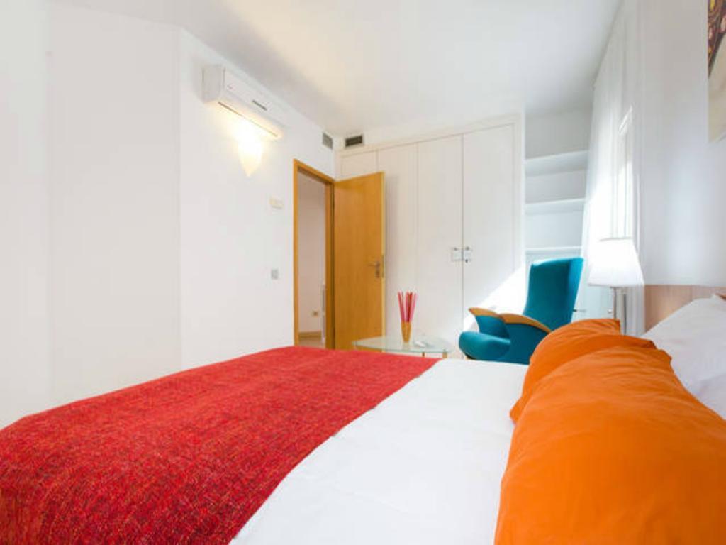 Vila Olimpica Apartment *